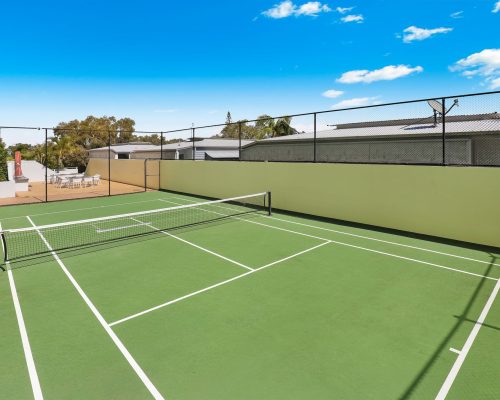 santorini-mudjimba-tennis-court